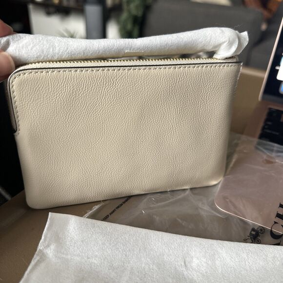 COACH Corner Zip Wristlet Pebbled Leather Gold and Chalk w/TAGS $88 - Picture 12 of 13